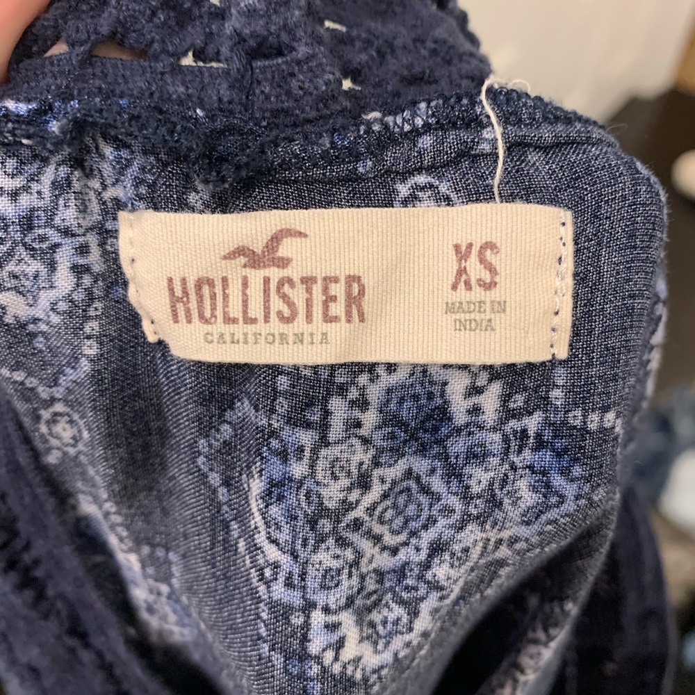 Hollister XS Blue and White Romper - Picture 3 of 3